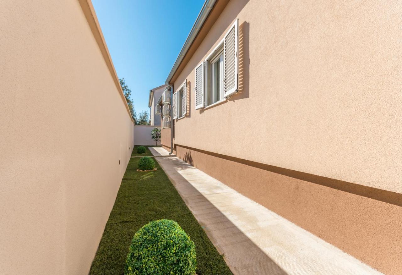 Villa Lucija Biograd Na Moru Exterior photo